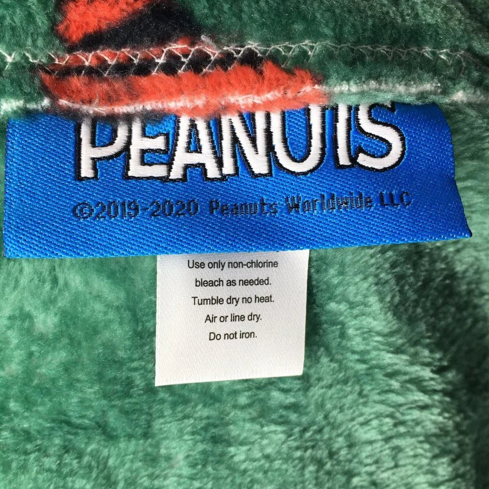 Peanuts Berkshire Christmas Snoopy VelvetSoft Throw Blanket Green Merry Bright
